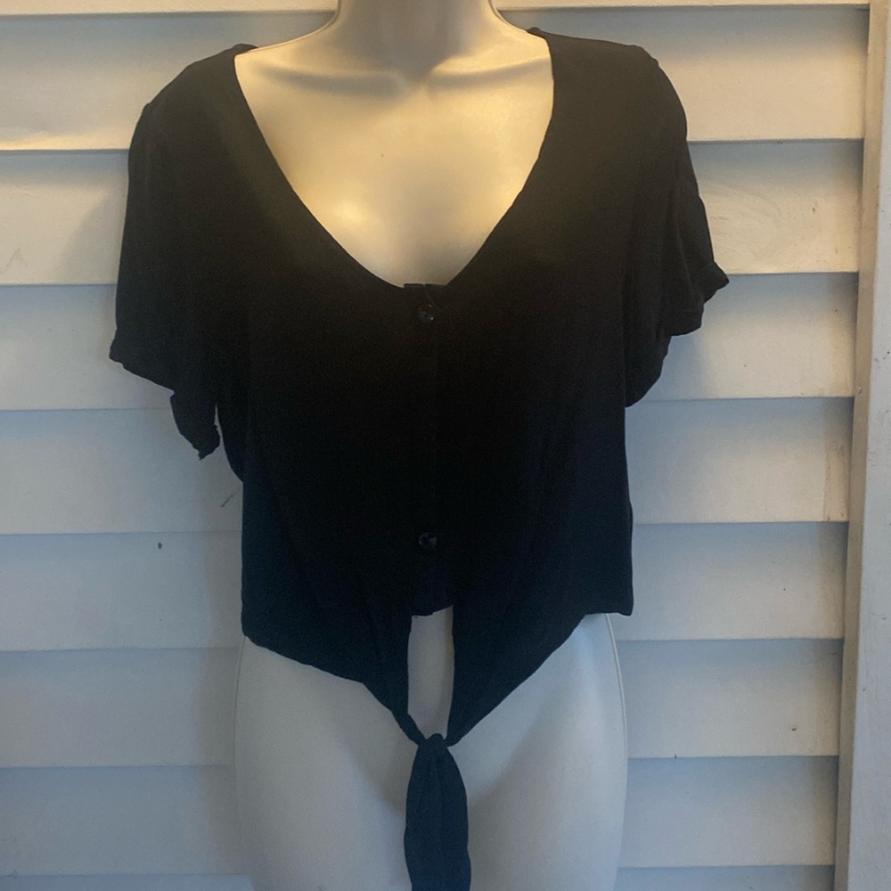 NWOT Hurley Rayon Cropped belly-button tie Blouse